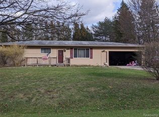 1506 Autumn Dr, Flint, MI 48532