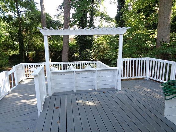 3rd image of 5436 Lake Ct