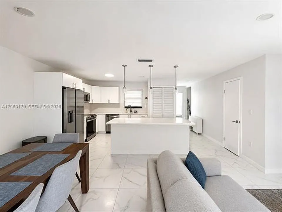 3408 SW 112th Ave #Townhouse 6-6