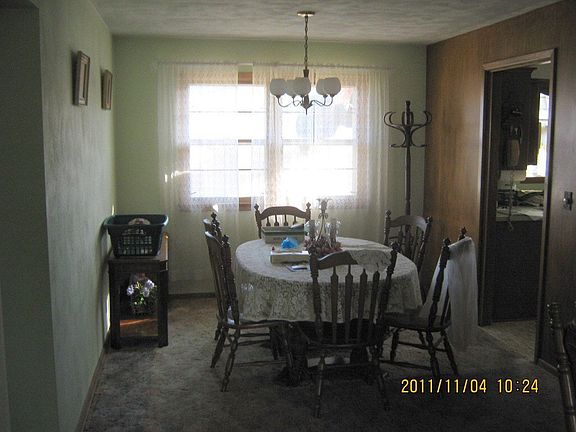 3rd image of 1211 Kast Ave