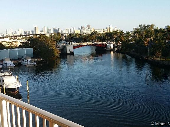 4th image of 1740 NW North River Dr APT 519