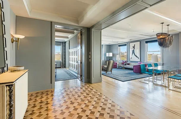 Sold by Sloane Square | media 4