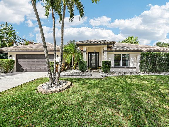 4th image of 18295 Lake Bend Drive