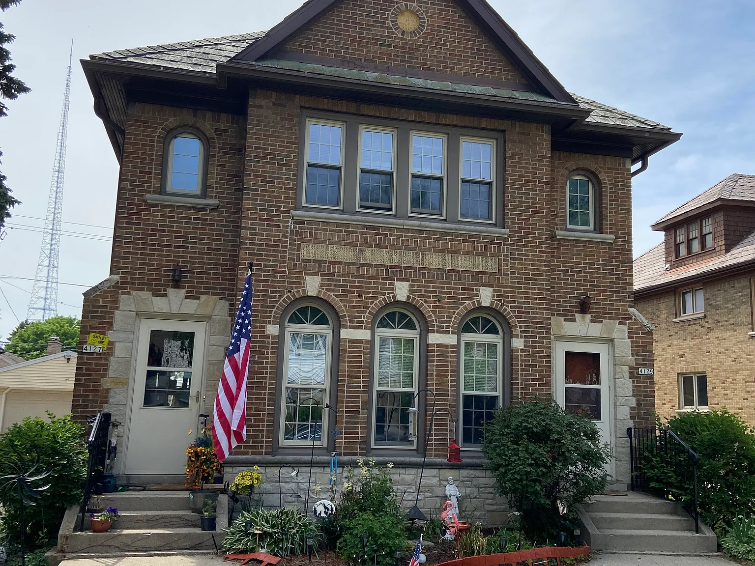 3 bed, $2,300 — Photo 1