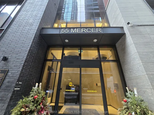 55 Mercer St #1212, Toronto, ON M5V 1H2