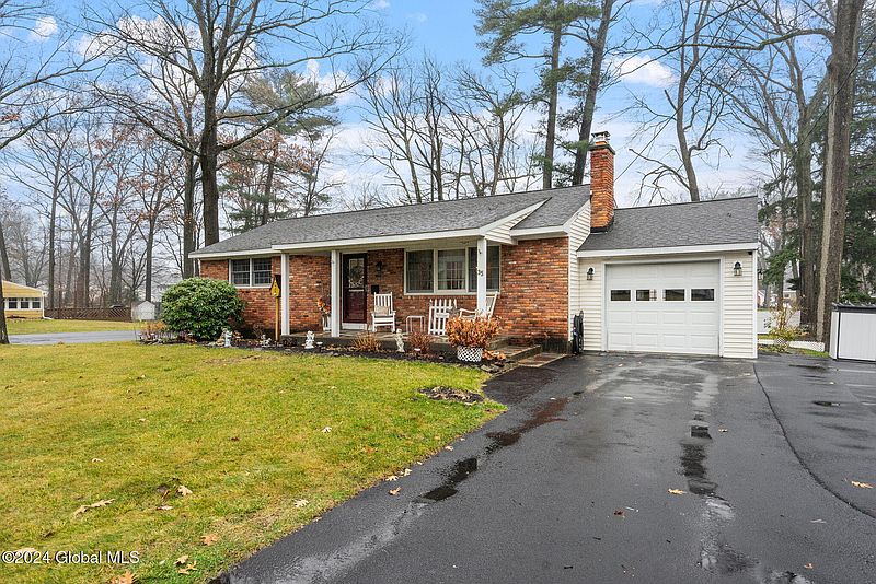 2nd image of 35 Saratoga Drive