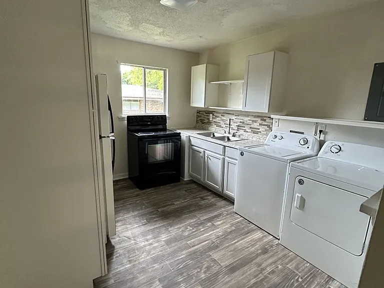 3816 Fagan St #B — Photo 4