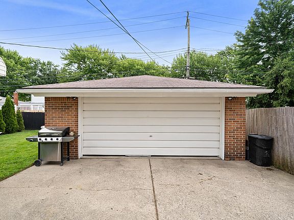 3rd image of 29148 Milton Ave