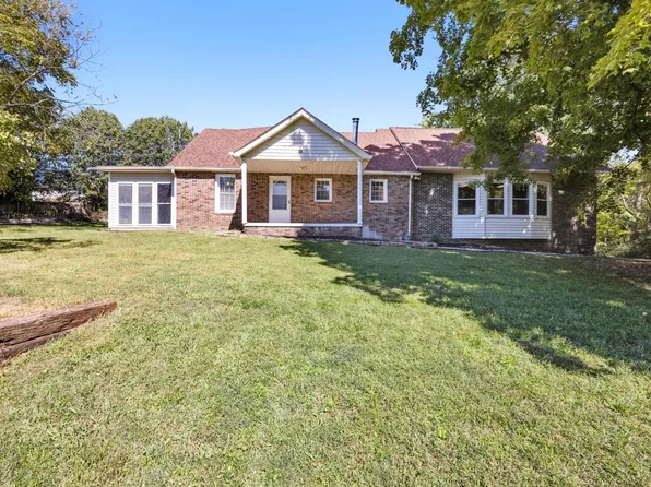 1007 Central Dr, Hixson, TN 37343