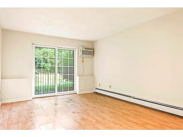 1311 Hanover St #10 — Photo 9