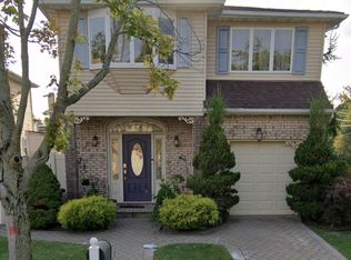 2 Hemlock St, Staten Island, NY 10309