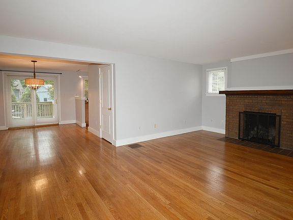 5th image of 208 California Ave