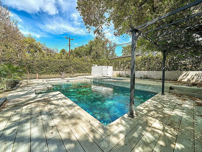 4330 Bel Aire Dr — Photo 40