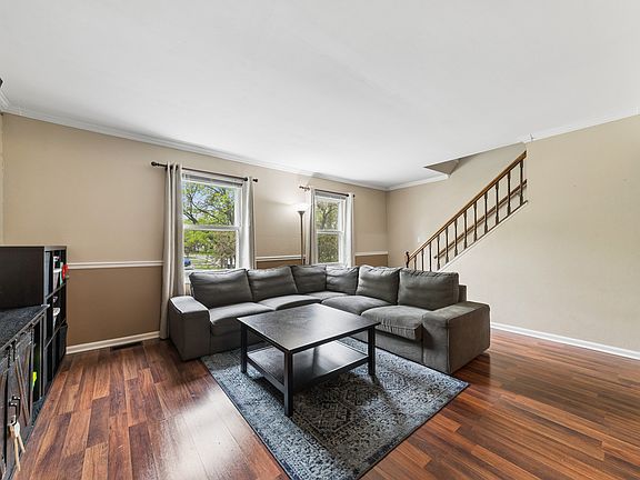 4th image of 1813 Lancashire Ct
