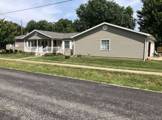 114 W Charles St, Bluffs, IL 62621