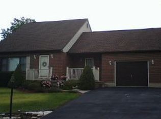 1 W Maple Ln, Berwick, PA 18603