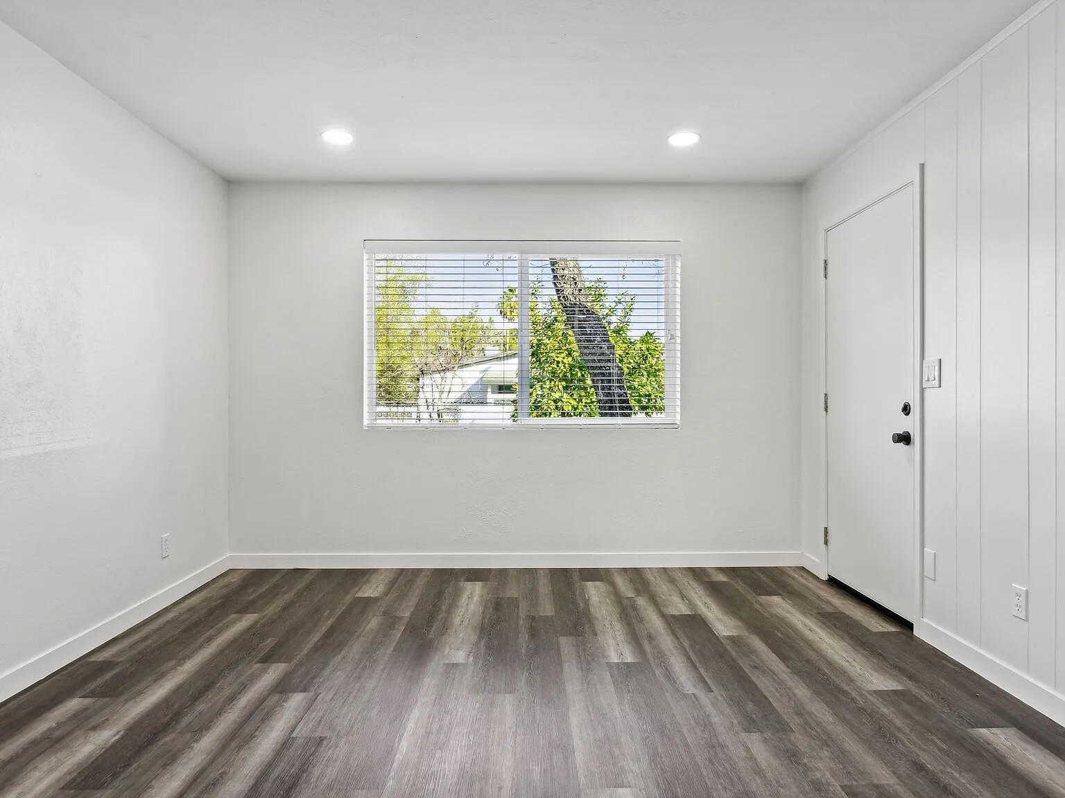 1227 W 4th Street — Photo 2