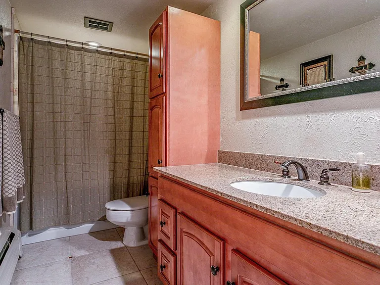 3541 S Hillcrest Dr — Photo 14