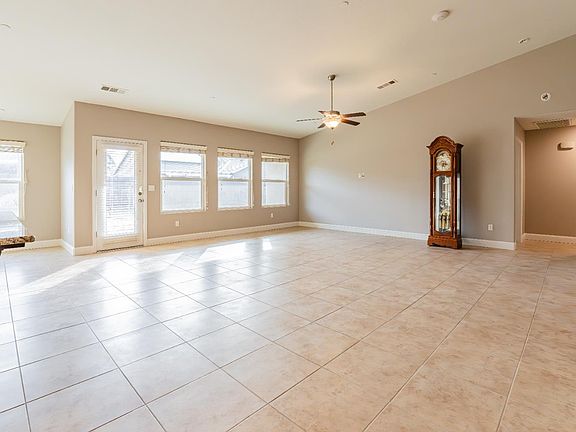 4th image of 2451 Hermosa Ave