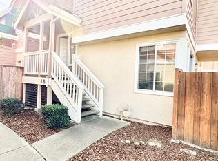 38 Manchester Ln, Fairfield, CA 94533