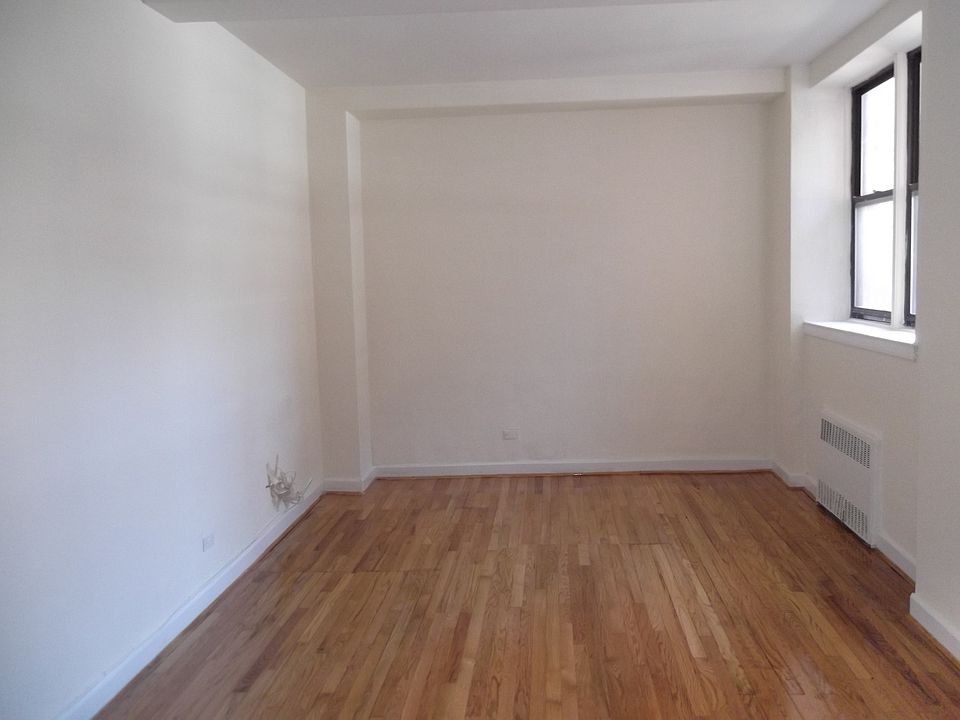 1st image of 140-50 Burden Cres APT 4L