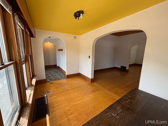 5th image of 512 Harrison St