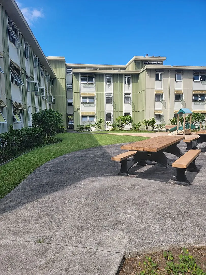 Riverside Apartments — Photo 4