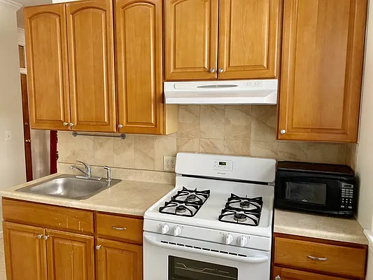 Rented by Signature Spaces NYC Corp | media 13