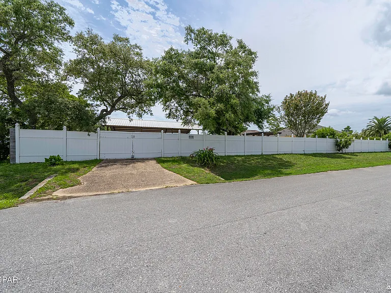 420 Water Oak Cir — Photo 35