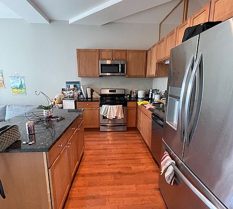 4th image of 2000 N Milwaukee Ave #303