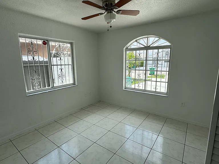 9747 NW 126th Ter — Photo 3