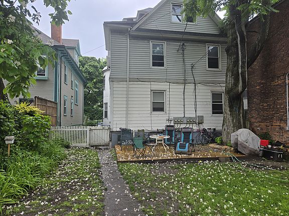 4th image of 467 Norwood Ave