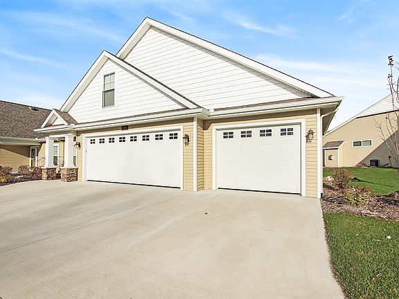 3rd image of 11511 S Lake Dr