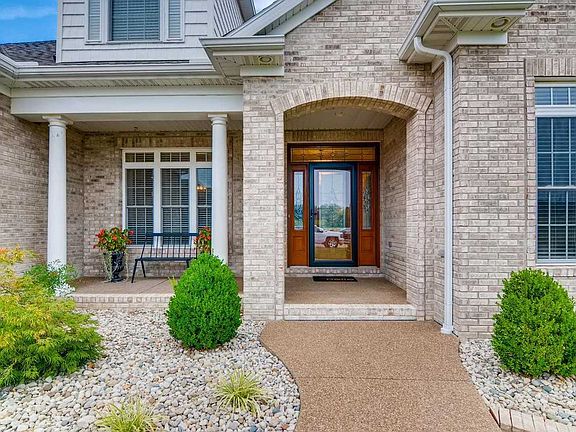 3rd image of 9912 Ella Cir