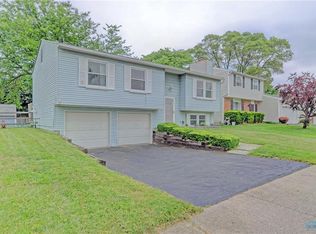 186 Farnstead Dr, Northwood, OH 43619