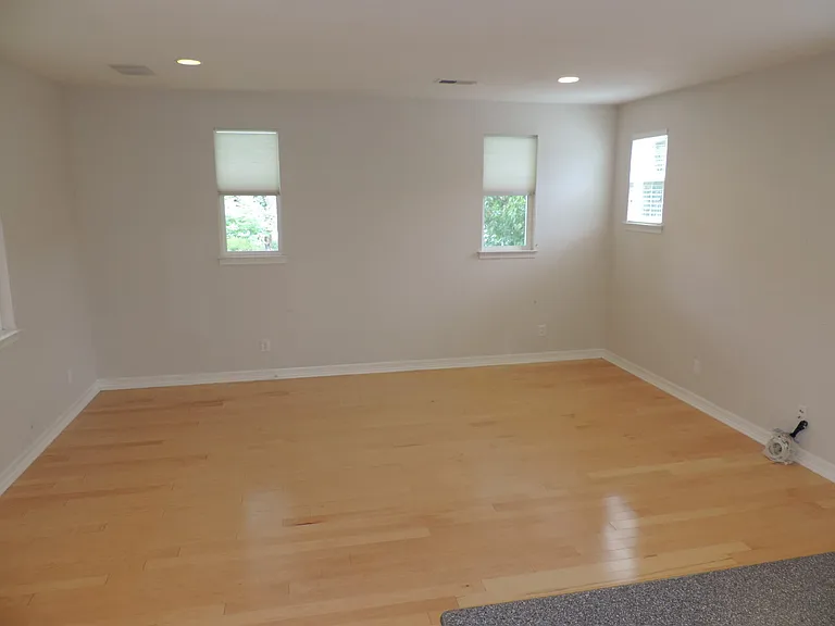 2246 Ulster St — Photo 7