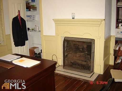 5th image of 981 Green St SE