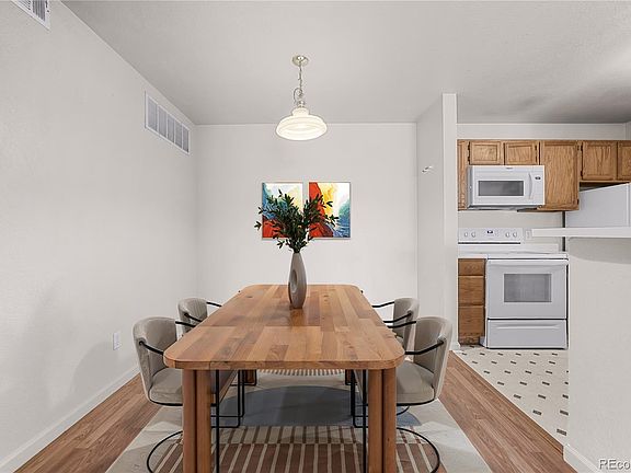 5th image of 2856 17th Avenue #207