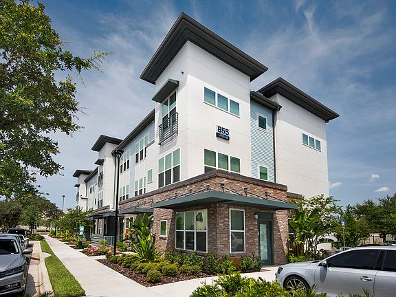 5th image of 825 McCullough Ave #202