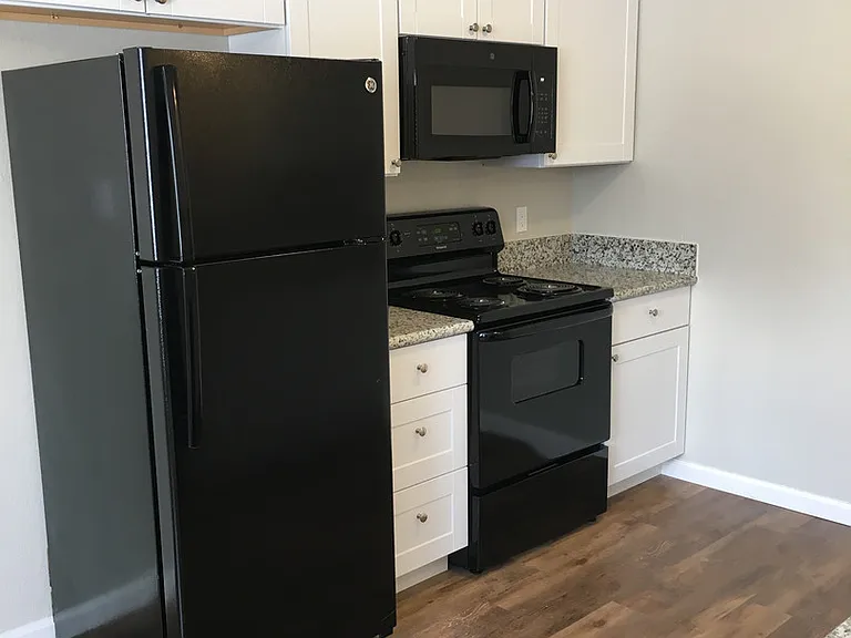 Sutter Commons Apartments — Photo 11