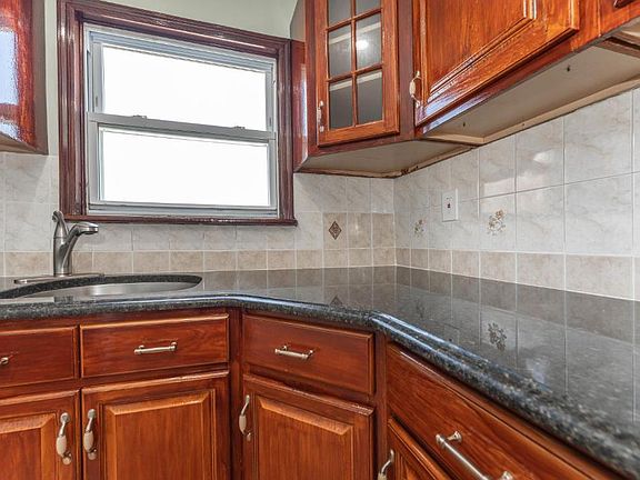 4th image of 723 E 235th St Floor 2