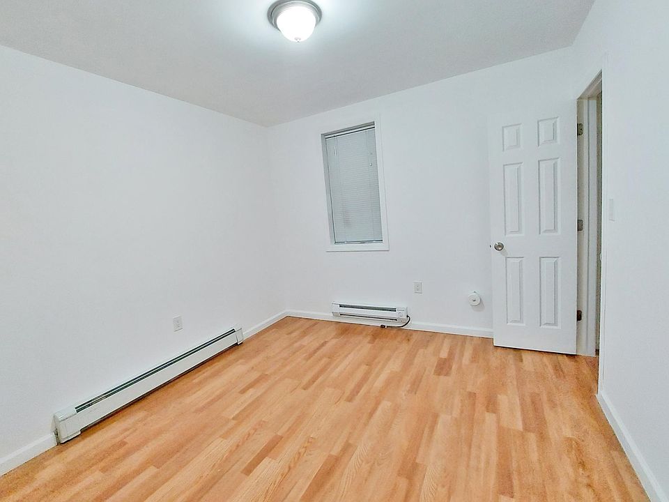 2nd image of 559 Vincent Ave #F
