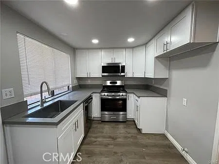 2 bed, 1037 sqft, $2,590 — Photo 3