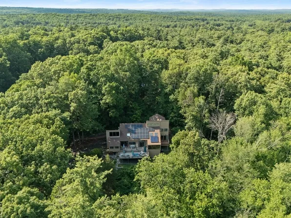 7 Hilltop Ln, Framingham, MA 01701