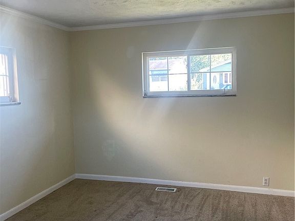 3rd image of 244 Poca Cir