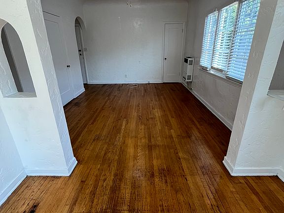 4th image of 4247 Monroe St #3/4