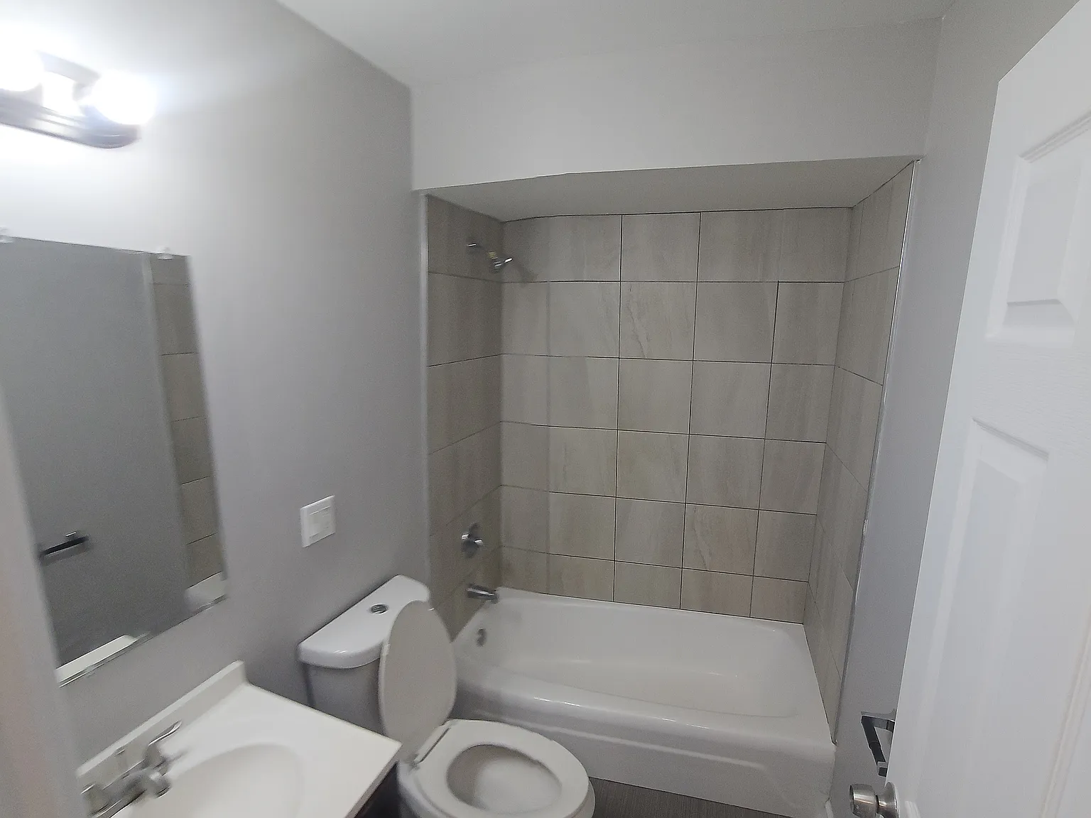 2 bed, 800 sqft, $1,895 — Photo 3
