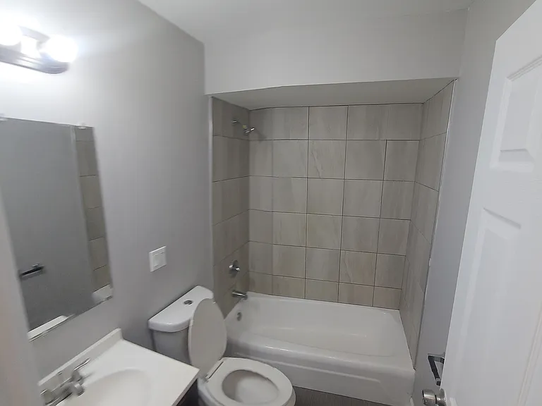 6211 N Kenmore Ave #502 — Photo 11