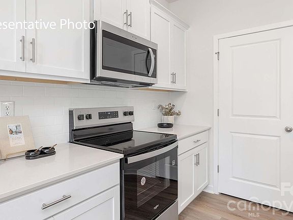 4th image of 3822 Baldcypress Blvd