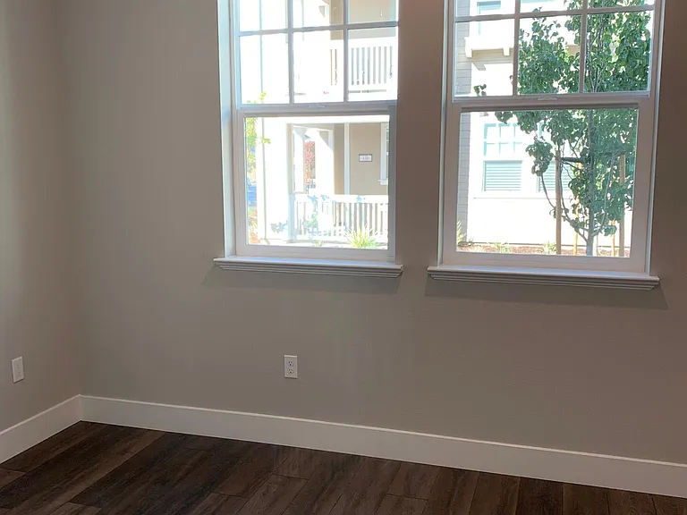 300 Circuit Way — Photo 8
